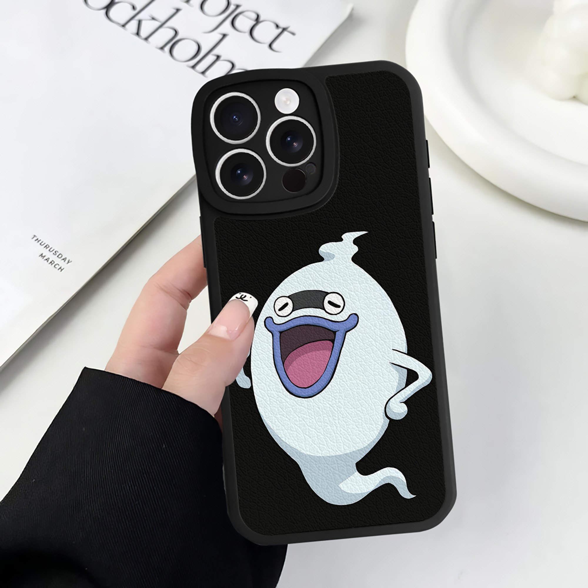 （画像用） 妖怪ウォッチ Yo-kai Watch 【iPhone 16シリーズ対応】シリコンスマホケース（レザー調） 材質：シリコン